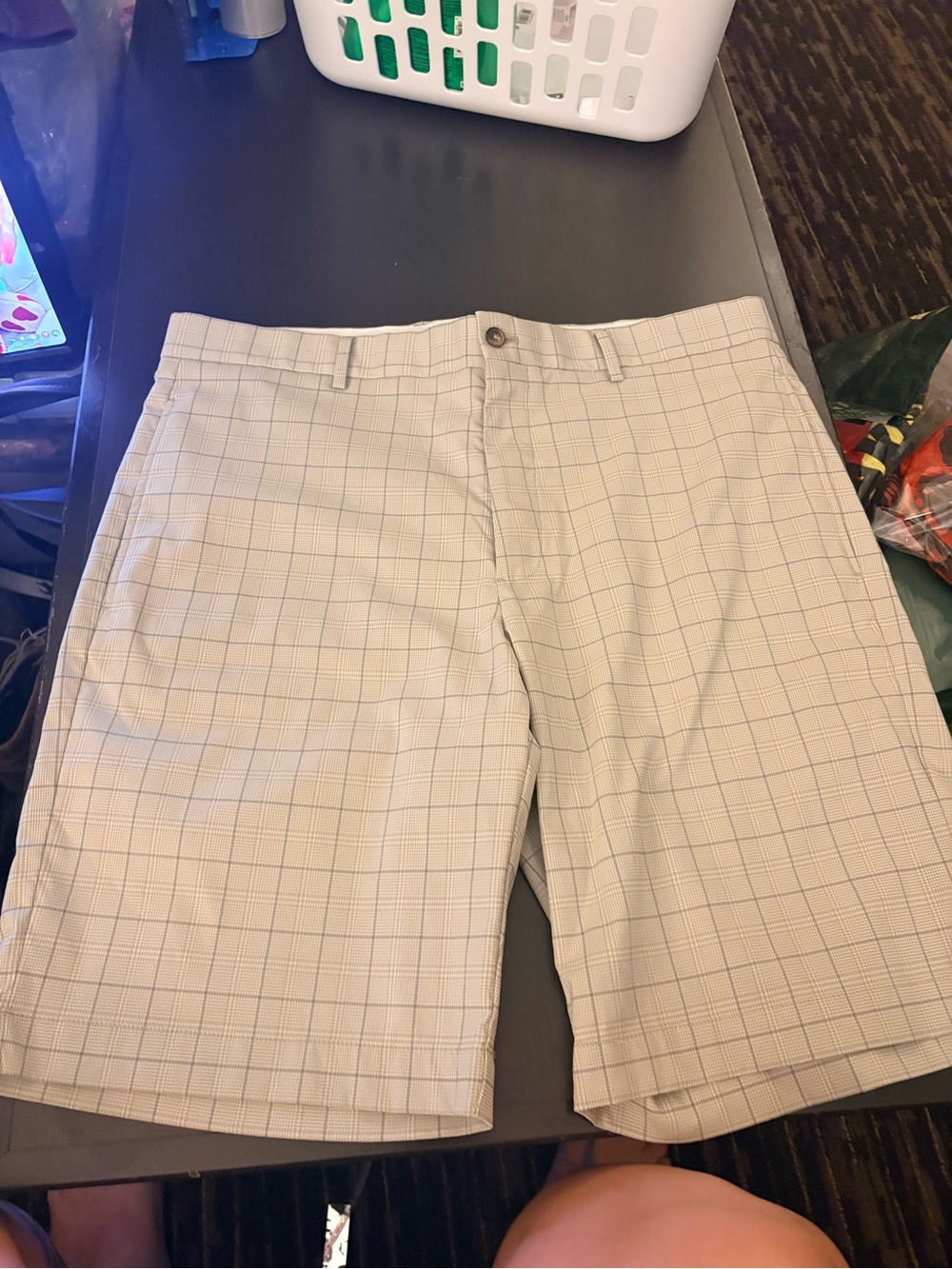 Greg Norman Collection Cream Plaid Flat-Front Shorts